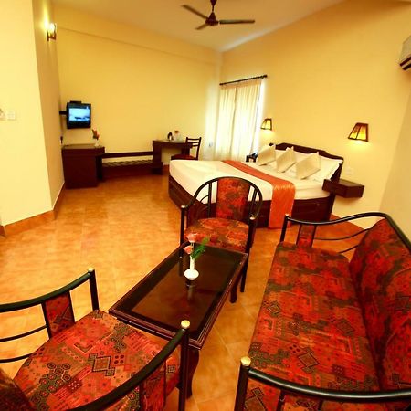 Michaels Inn Thekkady Esterno foto