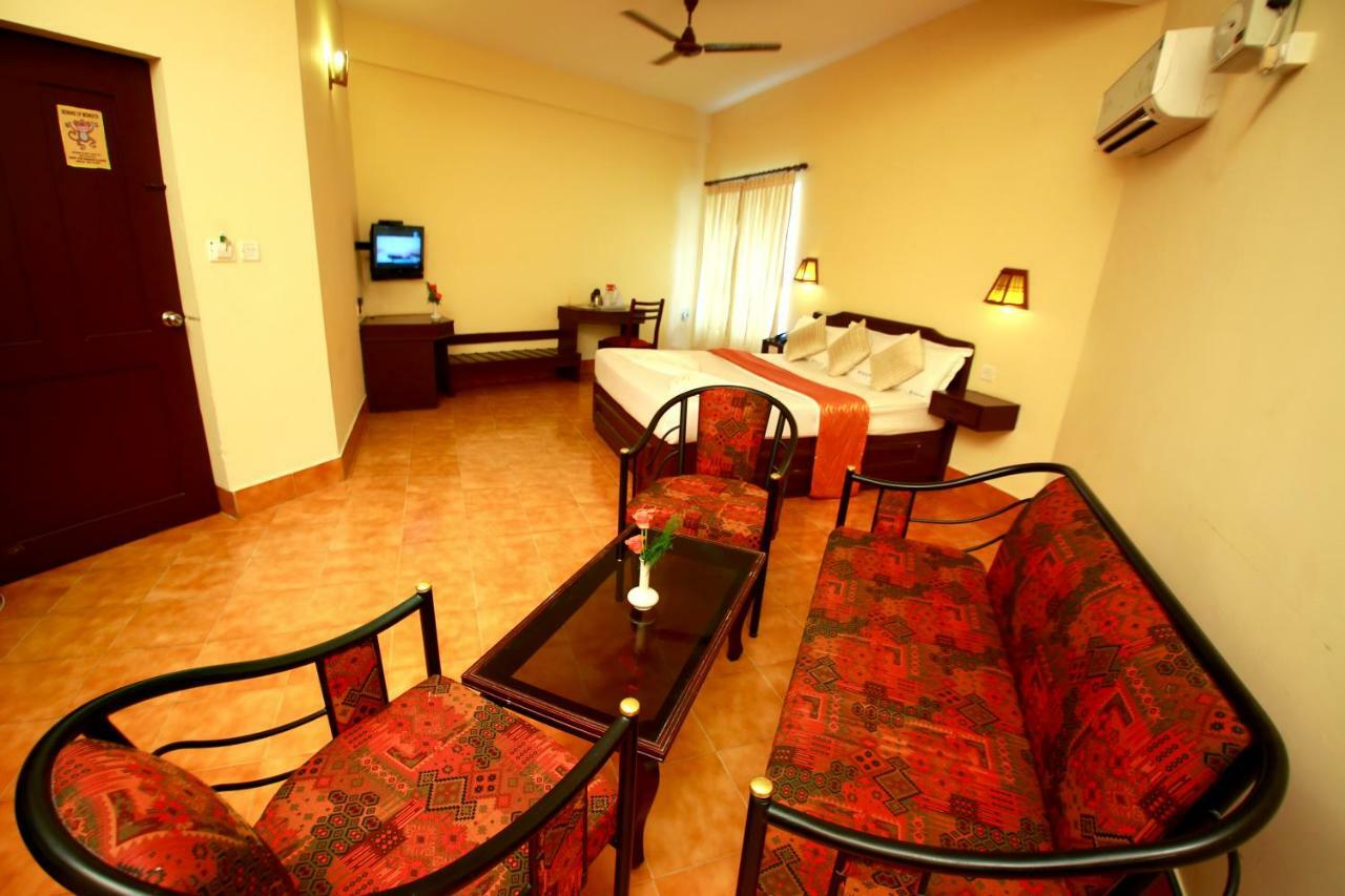 Michaels Inn Thekkady Esterno foto